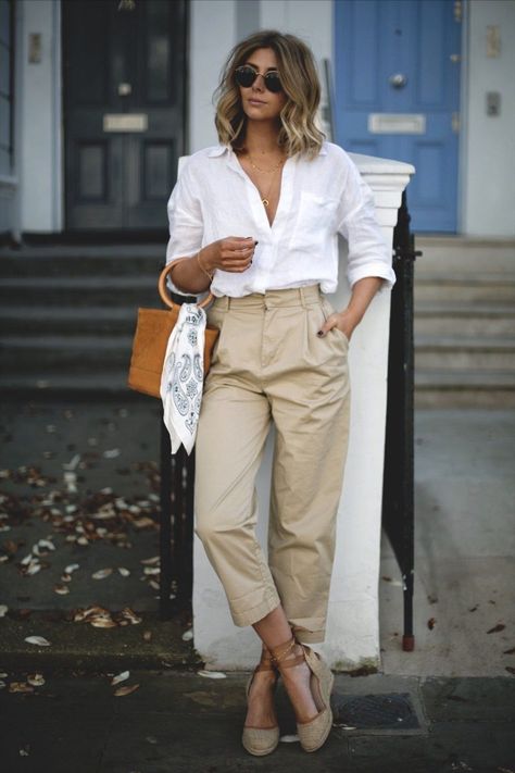 french style espadrilles summer casual fashion Linen Pants Outfit, Stile Casual Chic, 여름 스타일, Mode Casual, Ținută Casual, Modieuze Outfits, Fashion Mistakes, Summer Style Casual, Inspired Outfits