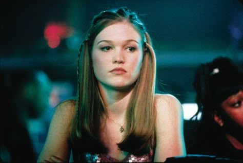 Julia Stiles as Sarah in the movie Save the last dance. Julia Styles, Kat Stratford, Hair Clips 90s, 12 Minute Workout, Save The Last Dance, Tone Thighs, Julia Stiles, 10 Things I Hate About You, The Last Dance