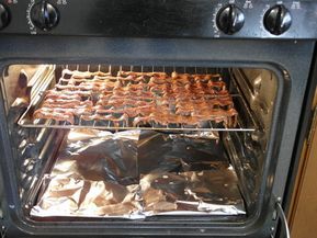 Deer Jerky Recipe In Oven, Beef Jerky Recipe Oven, Jerky In The Oven, Oven Beef Jerky, Deer Jerky Recipe, Make Beef Jerky, Oven Jerky, Jerkey Recipes, Bacon Jerky