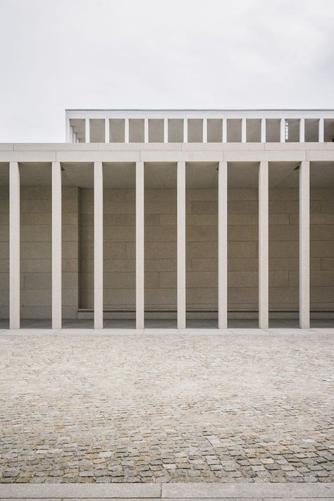 David Chipperfield Architects, Célia Uhalde · James Simon Galerie · Divisare David Chipperfield Architecture, Chipperfield Architecture, David Chipperfield Architects, Monumental Architecture, David Chipperfield, Architecture Magazines, Famous Architects, Building Facade, Traditional Architecture