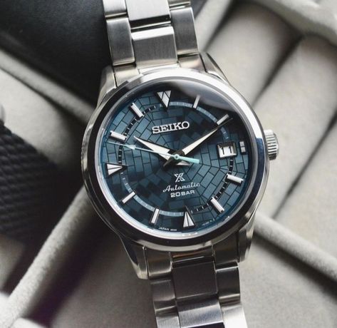 Lux Watches, Seiko Alpinist, David Beckham Style, Oris Watches, Gentleman Aesthetic, Fancy Watches, Seiko 5 Sports, Mens Fashion Watches, Amazing Watches