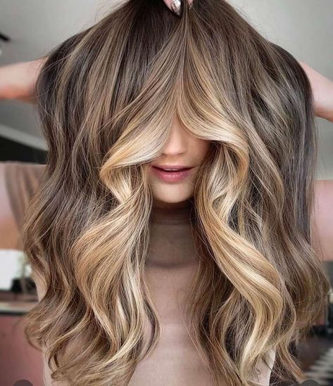 Soy peluquera y os desvelo las 6 mechas que serán tendencia en 2024 (para rubias y morenas) Bronde Balayage Hair, Mint Green Hair, Balayage Hair Color Ideas, Balayage Hair Color, Blonde Balayage Highlights, Ash Blonde Balayage, Bronde Balayage, Brunette Hair With Highlights, Dirty Blonde Hair