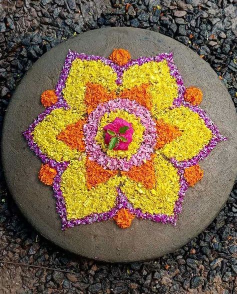 Small Athapookalam Designs, Small Pookalam Design Onam Easy, Flower Small Rangoli, Onam Pukalam Design, Small Pookalam Design Onam, Easy Pookalam Designs, Small Pookalam, Mahanadi Design, Onam 2023