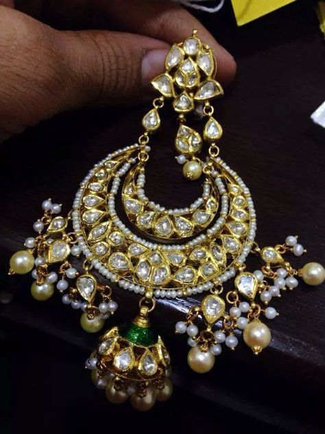 Chand Balis भारतीय दुल्हन संबंधी, Chand Bali, Jaipur Jewelry, Rajputi Jewellery, Indian Jewelry Earrings, Mughal Art, Chandbali Earrings, Indian Jewellery Design Earrings, Wedding Jewellery Collection