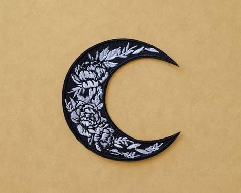 Moon Applique, Crescent Moon Wreath, Moon Wreath, Wreath Embroidery, Applique Work, Iron On Embroidery, Denim Jacket Patches, Cat Glasses, Denim Patches