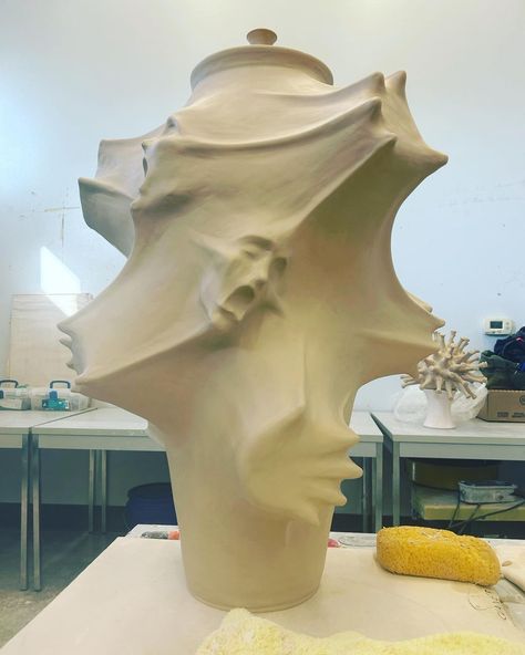 Jackson Shaner (@shanerceramics) • Fotos y vídeos de Instagram Goth It Yourself, Art Connection, Advanced Ceramics, Deco Originale, Alien Concept Art, Progress Report, Pottery Crafts, Just Now, Art Drawings Sketches Creative