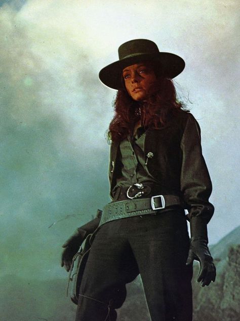 Western Movie Costumes, Old West Cowgirl Aesthetic, Cowgirl 1800s, Western Attire For Women, Cowgirl Reference, Cowboy Outfit Aesthetic, Black Cowboy Outfit, Goth Cowgirl Aesthetic, Wild West Outfit Women