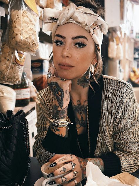 THE BLACK FRIDAY POST Sammi Jefcoate Sammie Jefcoate Outfits, Tattooed Outfits, Sami Jefcoate, Sammi Jefcoate Style, Sammy Jefcoate, Sammie Jefcoate, Sammi Jefcoate, Friday Post, Tattoed Women