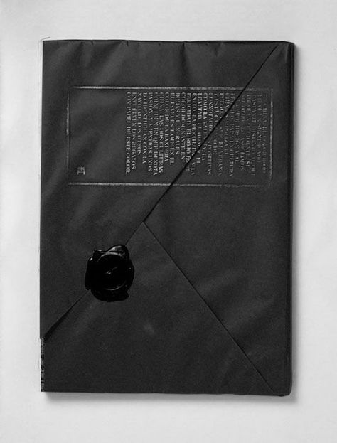 Black paper + wax seal + stamping with silver ink pad. Black Envelopes, Piece Of Paper, Black Book, Black Christmas, Wax Seal Stamp, Wrapping Ideas, Creative Packaging, Black Paper, Ink Pad