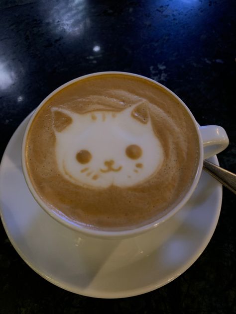 Capuchino Aesthetic, Cafe Barista Aesthetic, Easy Latte Art, Cat Cappuccino, Latte Art Aesthetic, Barista Aesthetic, Arte Del Cappuccino, Coffee Latte Art, Kawaii Cooking