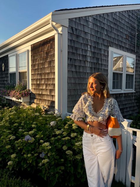 Nantucket Party Outfit, Summer Outfits Nantucket, Southern Aesthetic Preppy, Nantucket 4th Of July Outfit, Connecticut Preppy Aesthetic, Outfits For Nantucket, Nantucket Preppy Aesthetic, England Summer Fits, Picspo Preppy