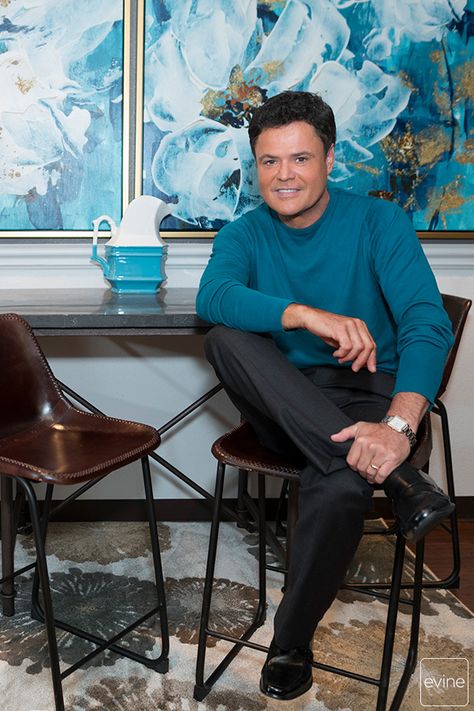 Celebrity superstar, Donny Osmond & his wife Debbie Osmond, are bringing their home collection to Evine! The home décor products, which are aimed at making your home & family #1, are designed for everyday life and are sure to fit your lifestyle! Click through to begin shopping, plus, tune in to the premieres on April 9 & 10! The Great Oz, Debbie Osmond, Flamingo Las Vegas, Metal Stools, Osmond Family, The Osmonds, Family Man, Donny Osmond, Singing Group