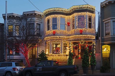 San Francisco At Christmas, San Francisco Christmas Aesthetic, Winter In San Francisco, Christmas San Francisco, San Francisco Christmas, Christmas In San Francisco, Christmas Extravaganza, Christmas Aesthetics, Hate Winter