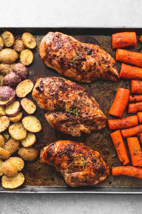 Sheet Pan Balsamic Chicken with Potatoes and Carrots | Creme De La Crumb Sheet Pan Balsamic Chicken, Chicken With Potatoes And Carrots, Sheet Pan Meals Chicken, Chicken With Potatoes, Pasta Vegetariana, Dada Ayam, Potatoes And Carrots, Pan Chicken Fajitas, Sheet Pan Suppers