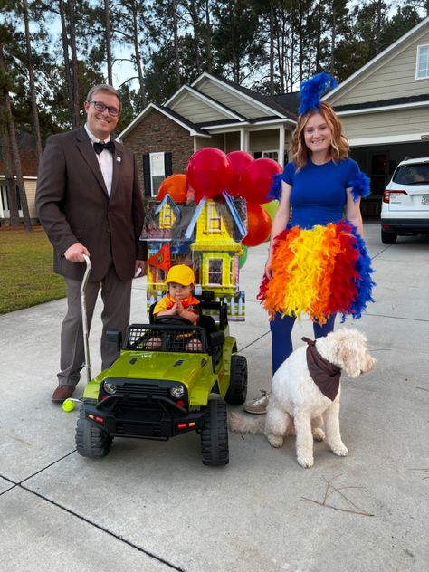 Up Movie Family Costume, Disney Up Halloween Costume Family, Up Disney Costumes, Up Family Costumes Disney, Up Costumes Family, Up Family Costumes Diy, Movie Up Costume Ideas, Up Group Costume, Kevin From Up Costume Diy