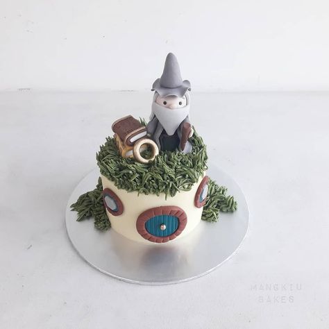 Lotr Cupcakes, Lotr Cake Birthday, Lotr Cakes, Lotr Cake, Hobbit Cake, Boys 1st Birthday Cake, 1st Birthday Cake, Birthday Ring, Birthday Treats