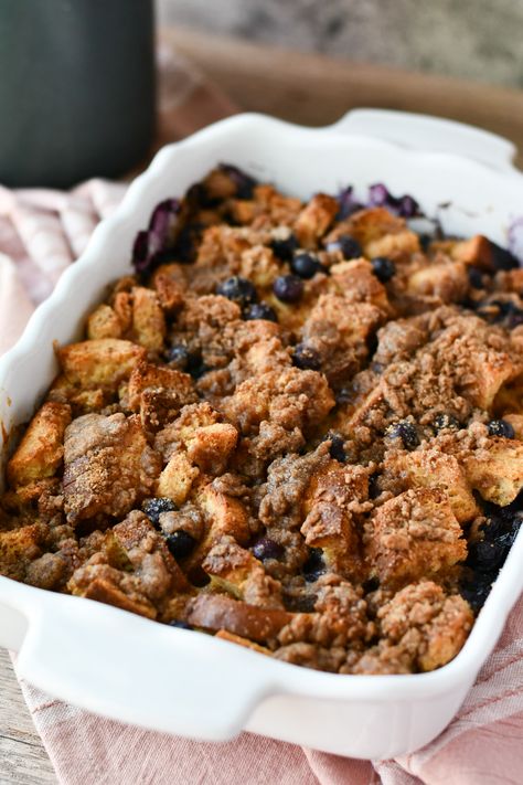 Looking for a delicious and simple breakfast recipe? Try our gluten-free French Toast Casserole and Dairy-Free French Toast Casserole! Made with wholesome ingredients and packed with flavor, these casseroles are perfect for those with dietary restrictions. Enjoy a gluten-free breakfast that's both satisfying and simple. Keep scrolling to get the recipe now! No Milk French Toast, Gluten Free French Toast Casserole, Dairy Free French Toast, Gluten Free French Toast, 21 Day Fix Breakfast, Paleo Breads, Gluten Free Breakfast, Paleo Bread, Toast Casserole