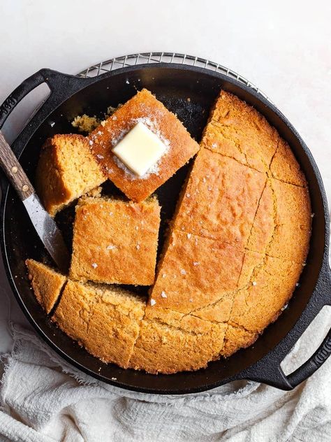 This easy Gluten Free Skillet Cornbread is baked in a cast iron skillet and delivers rich, buttery flavor every time. Perfect with soups, stews, or on its own, this recipe is ideal for any meal. Gluten Free Vegan Cornbread, Cornbread Gluten Free, Gluten Free Cornbread Recipe, Southern Cornbread Recipe, Vegan Cornbread, Cornbread Easy, Skillet Cornbread, Gluten Free Cornbread, Southern Cornbread