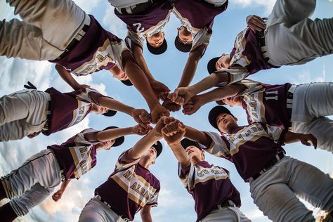 Cool Team Photo Ideas, Fun Baseball Pictures, Dugout Pictures Photo Ideas, Tball Team Pictures, Team Photoshoot Ideas Sports, Baseball Team Photoshoot, Baseball Sliding Pictures, Baseball Team Photography, Baseball Team Photoshoot Ideas