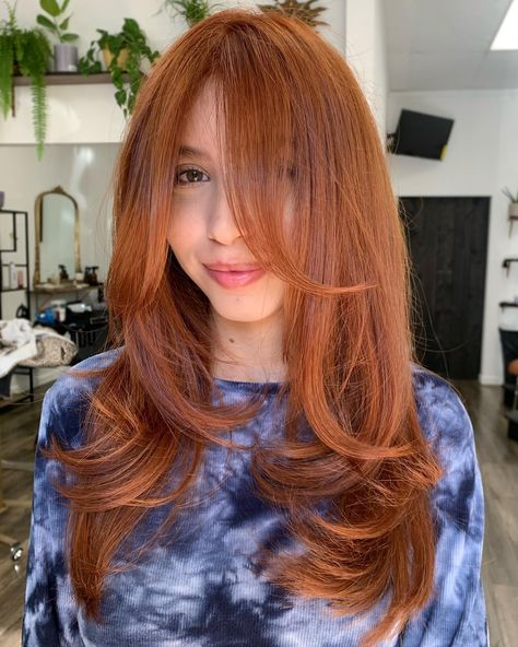 Copper Brown Hair Curtain Bangs, Ginger Auburn Hair, Copper Ginger Hair, Red Hair Layers, Copper Brown Hair, Red Hair Inspo, Ginger Hair Color, Copper Hair Color, Hair Color Auburn