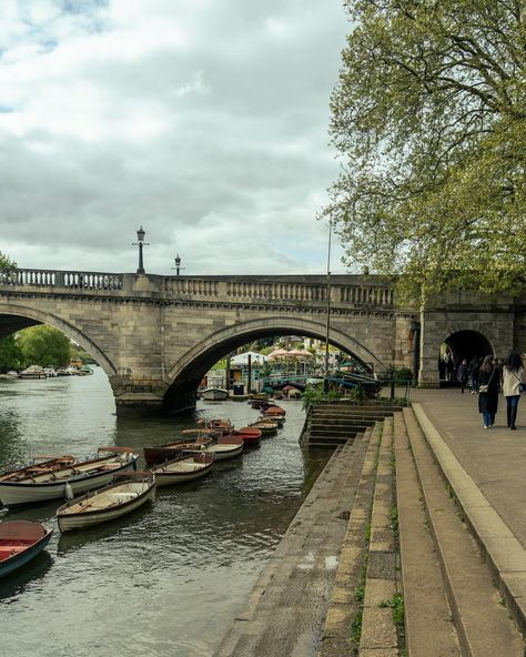 Prettiest neighbourhood in London? I might be biased but Richmond is definitely one of the prettiest, plus there are not many places where you bump into 🦌🦌 on your morning run 🏃😅 #prettycitylondon #loverichmond #richmondpark Richmond Aesthetic, London Running, Richmond London, Richmond Park, Morning Run, Senior Trip, Morning Running, London Town, Pure Beauty