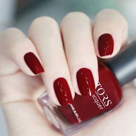 Red Nail Paint Shades, Red Manicure, Cute Gel Nails, Red Nail, Hot Fitness, Elegant Nails, Classy Nails, Chic Nails, Gel Nail Art