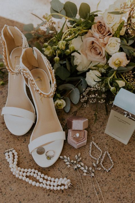 Boho Wedding Flats, Before Wedding Pictures, Wedding Details Unique, Bride Flats, Wedding Shoes Photography, Wedding In Arizona, Boho Wedding Centerpieces, Modern Boho Wedding, Bride Preparation