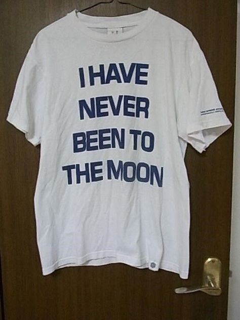 Mode Pop, Silly Shirt, Funky Shirts, Moon Shirt, I'm With The Band, Weird Shirts, Funny Short, Statement Tees, 로고 디자인