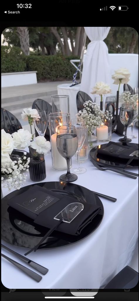 Wedding Black Decorations Classy, Mirror Top Table Wedding Receptions, Black Apothecary Jars, Modern Black And White Wedding Decor Table, Dinner En Noir, All Black Wedding Black People, Black And White Elegant Party Decor, Black And Grey Wedding Decorations, Black White And Silver Table Decorations