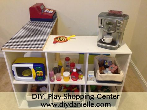 DIY shopping center for pretend play Kids Play Store, Vet Surgery, Kids Grocery Store, Pretend Grocery Store, Pictures Of Kids, Play Grocery Store, Old Bookshelves, Braids Kids, Play Market