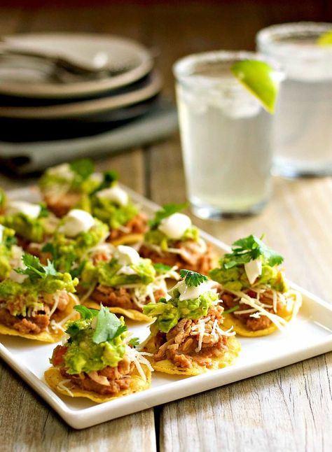 25 of the Most Delicious Super Bowl Food Ideas, According to Pinterest | Brit + Co Party Food Easy, Mexikansk Mat, Chicken Tostadas, Healthy Superbowl Snacks, Mexican Appetizers, Food Appetizers, Easy Mexican, Super Bowl Food, Healthy Appetizers