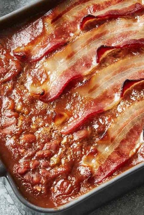 Use canned baked beans to make this easy, tangy, sweet, semi-homemade favorite old-fashioned beans recipe to serve as a side dish to any meal. Grandma Desserts, Creamed Cucumber Salad, Southern Baked Beans, Vintage Desserts, Church Recipes, Potluck Dessert, Creamy Potato Salad, Baked Bean Recipes, Cooking Green Beans