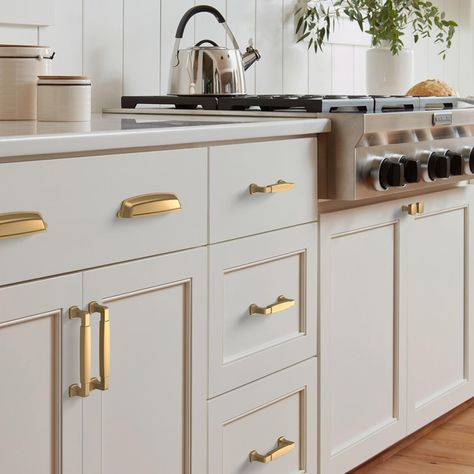 The Ultimate Guide on How to Choose Cabinet Hardware – MOMents with Karen