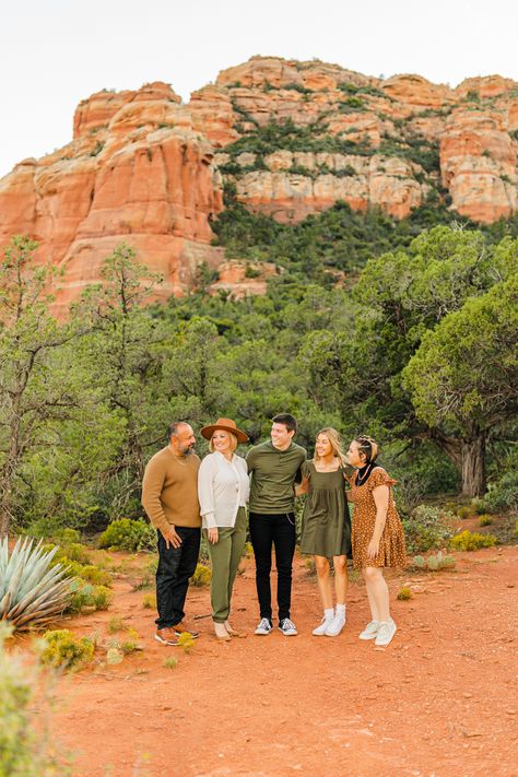 Shinholser Family: Sedona Arizona Family Photographer. Neutral tones and down colored outfits are the perfect pair with the gorgeous Sedona red rocks. For more styling tips for your photo session check out the blog! #saatyphotography #sedona #sedonafamily #arizonafamily #familyphotographer #sedonaphotographer #sedonastyle #explorearizona #northernarizona #familyportraits Family Photo Colors, Courthouse Wedding Photos, Rock Family, Arizona Photographer, Family Picture Outfits, Family Portrait Photography, Northern Arizona, Red Rocks, Sedona Arizona