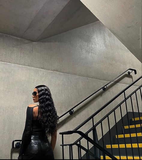 Parking Garage Photoshoot Black Woman, Black Outfit Birthday Photoshoot, Parking Garage Photoshoot Night, Garage Pictures Instagram, Photoshoot Poses Instagram, Parking Garage Pics, Night Time Outfits, Parking Garage Photoshoot, Black Friday Promo