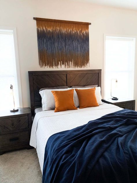 29 Best Earth Tone Colors for Bedroom that You will Love in 2020 Burnt Orange Bedroom, Mustard Bedroom, Rental Bedroom, Earth Tone Bedroom, Bed Goals, Rust Art, Wall Weaving, Blue Macrame, Earthy Bedroom