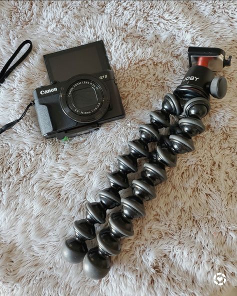 Looking for something to enhance the quality of your content? Are you a youtuber or just into photography? Here is my #canon power shot g7x mark ii camera and #joby tripod which takes credit for majority of my pictures/videos! #camera #tripod #vlog #blog #vlogger #YouTube #youtubechannel #subscribe #follow #comment 🌾: Questions? Find me on IG @amandaroblessed 🌾: Follow me in the LIKEtoKNOW.it app @amandaroblessed for more! Vlog Camera Tripod, Canon Camera For Vlogging, Vloggers Youtubers Aesthetic, Vlog Camera Aesthetic, Tripod Aesthetic, Youtube Vlogger Aesthetic, Blog Camera, Camera On Tripod, Youtuber Life