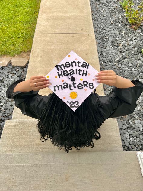 Graduation Cap Designs College Social Work, College Graduation Pictures Psychology, Psychology Degree Graduation Cap, Graduation Cap Designs College Psychology, Graduation Pictures Psychology, Psychology Graduation Party, Social Work Cap Ideas Graduation, Psychology Cap Decoration, Therapist Graduation Cap