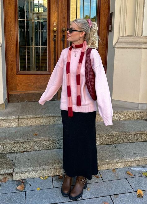 Colorful Fashion Winter, February Aesthetic Outfit, Pink Red Outfit Aesthetic, Cute Winter Outfits Colorful, Pink Knitted Sweater Outfit, Pink Skirt Outfit Fall, Cold Spring Outfits 2024, Maximalist Winter Outfits, San Francisco Winter Outfit