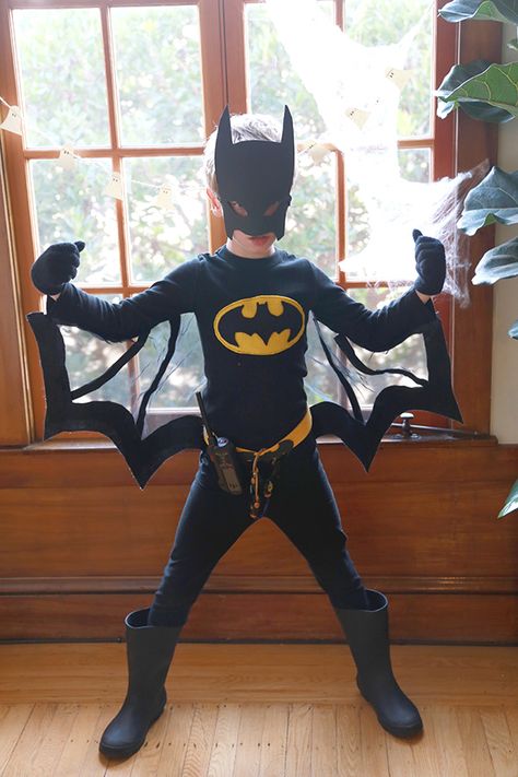 Homemade Batman Costume, Batman Costume Kids, Kids Batman Costume, Batman Diy Costume, Diy Batman Costume, Batman Villain Costumes, Batman Costume For Boys, Sibling Costumes, Batman And Robin Costumes