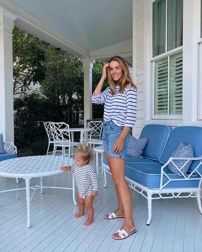 80+ Old Money Aesthetic Outfits [2023]: How To Look Like Old Money Preppy Mom Outfits, Preppy Mom, Looks Pinterest, Julia Berolzheimer, Mom Outfit, Summer Outfits For Moms, Money Aesthetic, Old Money Style, Mode Ootd