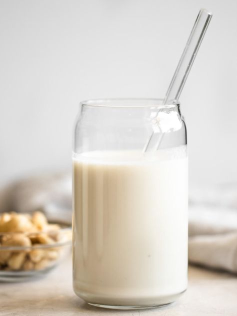 This cashew milk is one of the easiest nut milks to make, only needing 3 ingredients and a blender, that's it! It has a velvety, creamy texture and tastes delicious. Use it in smoothies, dressings, baked goods, and lattes. #cashewmilk #nutmilk #vegan #paleo #glutenfree #howtomakecashewmilk Diy Cashew Milk, Cashew Milk Recipe, Morning Green Smoothie, Fall Coffee Recipes, Milk Photography, Homemade Cashew Milk, Black Dessert, Flat Belly Smoothie, Cup Of Milk