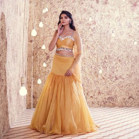 ANAYU by Ayushi Singh’s Instagram post: “Weaving an enchanting look for the celebrations is the exquisite Isla lehenga from ANAYU's signature collection. In the summery shade of…” Mermaid Lehenga, Skirt Lehenga, Organza Lehenga, Indian Couture, Mermaid Skirt, A Mermaid, Signature Collection, Raw Silk, Lace Blouse