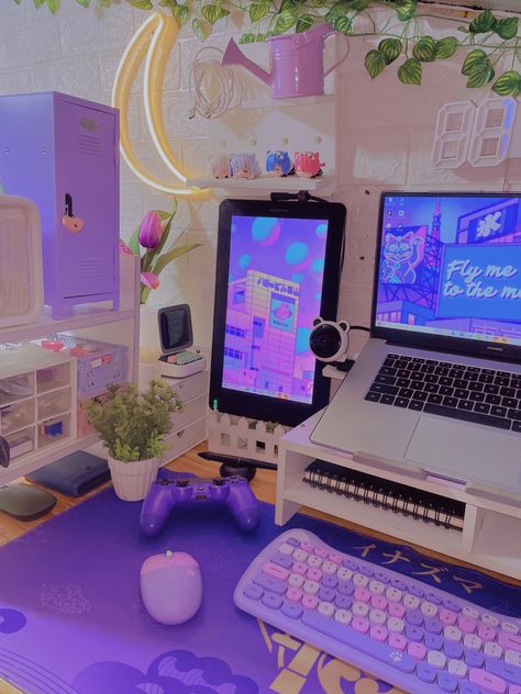 Pastel Purple Gaming Setup, Purple Gamer Setup, Pastel Purple Room, Purple Gaming Setup, Gamer Rooms, Gaming Desk Setup, Setup Gamer, Gamer Setup, Desk Setups