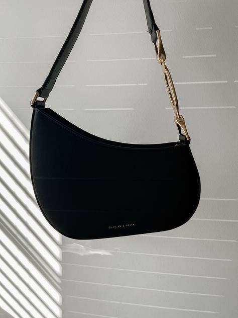 Simple Black Bag, Charles And Keith Bags, Charles And Keith, Simple Purse, Fancy Bags, Girly Accessories, Black Shoulder Bag, Black Bag, Metallic Accents