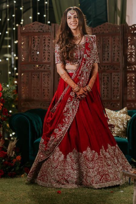 50+ Best Bridal Lehenga Images, Latest Outfits Photos Bride In Red Lehenga, Bridal Lehenga Images, Lehenga Designs Latest, Lehenga Images, Golden Lehenga, Photo Of Bride, Jayanti Reddy, Lehenga Jewellery, Bridal Lehenga Designs