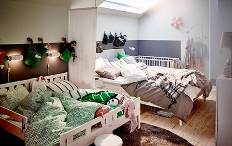 Shared family bedroom Shared Family Bedroom Ideas, Cosleeping Bedroom, Small Shared Bedroom, Room Sharing, Bed Options, Stylish Bedroom Furniture, Family Bed, Kids Shared Bedroom, Family Bedroom