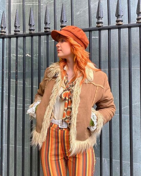 60s Neck Scarf, 70s Neck Scarf Outfit, 70s Scarf Outfit, 70s Neck Scarf, Marauders Cosplay, 70s Trousers, Bum Outfit, 70s Scarf, 70s Hats