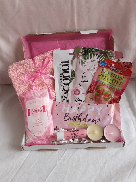 Pamper Kit Gift Basket Ideas, Skin Care Birthday Gift, Pink Hamper Gift Ideas, Pamper Hamper Ideas, What To Get Your Friends For Valentines, Pamper Package Gift Ideas, Pink Gift Box Ideas Birthday, Pink Birthday Gift Ideas, Affordable Gifts For Friends