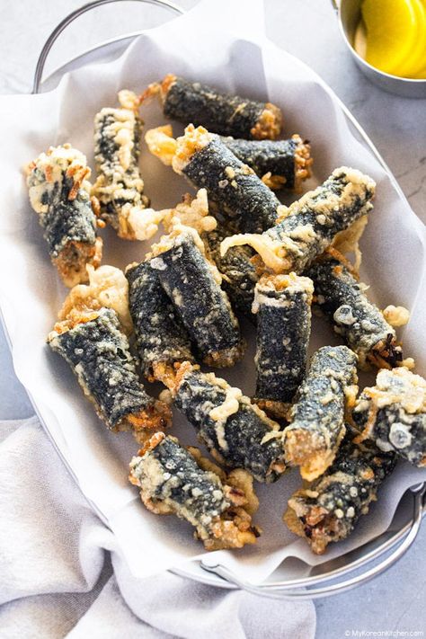 Fried Seaweed Rolls, Seaweed Roll Recipes, Chinese Sides, Fried Seaweed, My Korean Kitchen, Dessert Night, Seaweed Rolls, Japanese Appetizers, Seaweed Snack